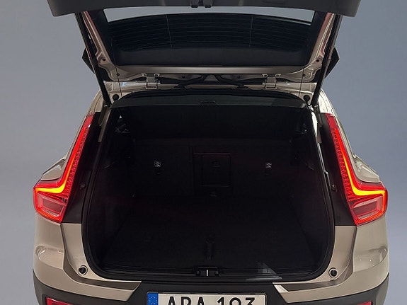 Volvo XC40 10 of 12