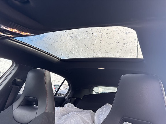 Mercedes-Benz A250 6 of 8