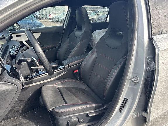 Mercedes-Benz A250 5 of 8