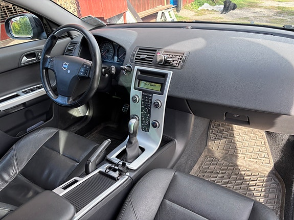 Volvo V50 6 of 9