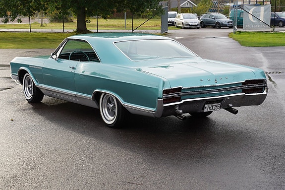 Buick Le Sabre 5 of 27