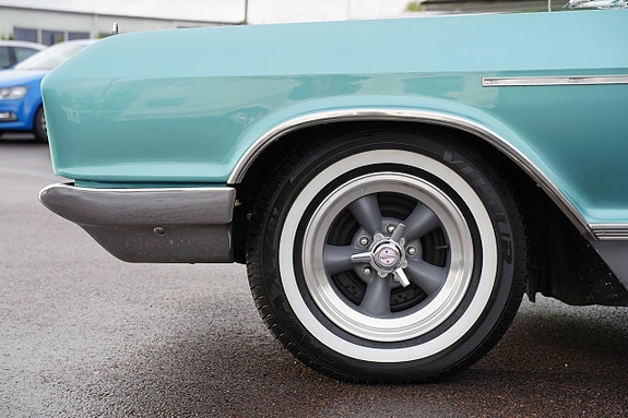 Buick Le Sabre 7 of 27