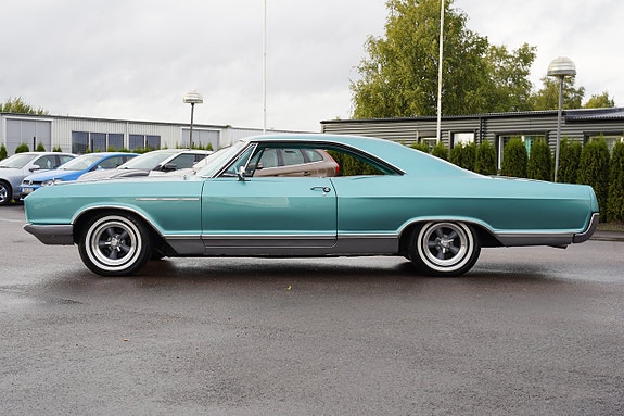 Buick Le Sabre 6 of 27