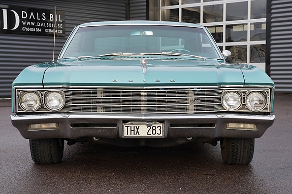 Buick Le Sabre 9 of 27