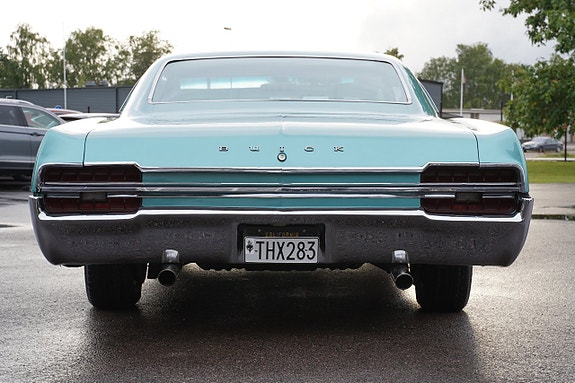 Buick Le Sabre 4 of 27