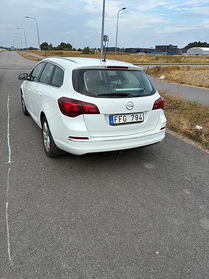 Opel Astra 2 of 4