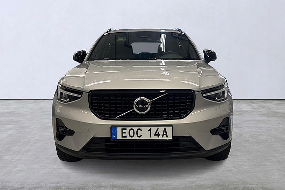 Volvo XC40 7 of 22