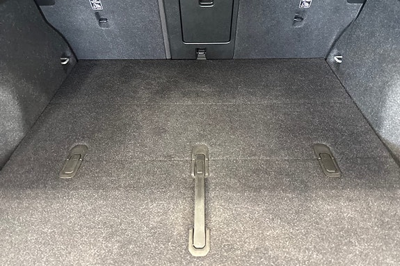 Volvo XC40 13 of 22