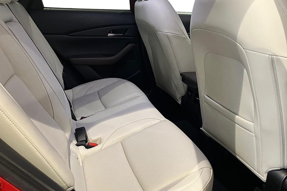 Mazda CX-30 9 of 21