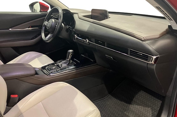 Mazda CX-30 7 of 21