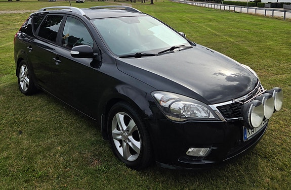 Kia Ceed 2 of 4