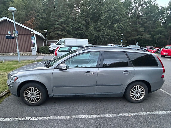 Volvo V50 2 of 6