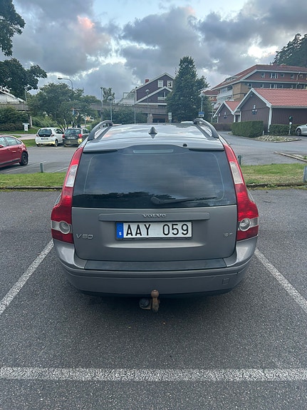 Volvo V50 3 of 6