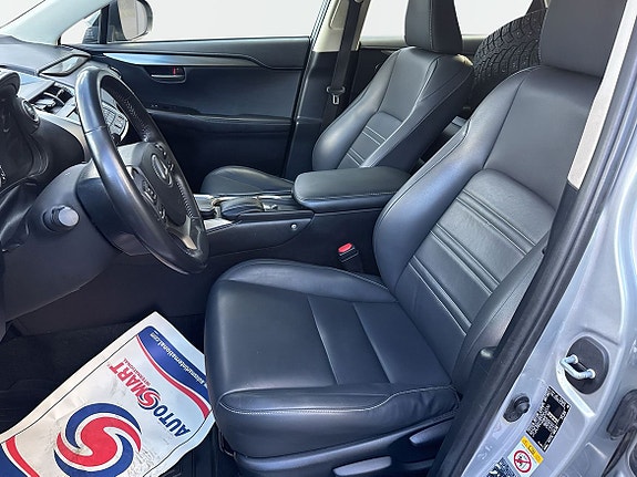 Lexus NX300h 12 of 24
