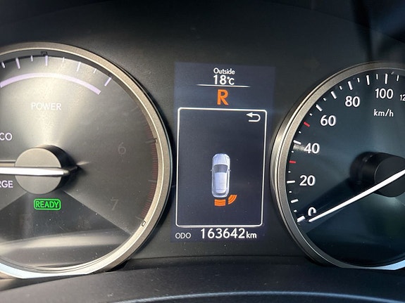 Lexus NX300h 23 of 24