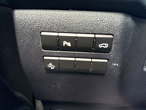 Lexus NX300h 6 of 24