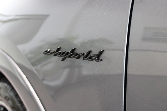 Porsche Cayenne 20 of 25