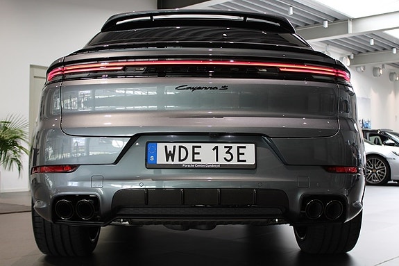 Porsche Cayenne 6 of 25