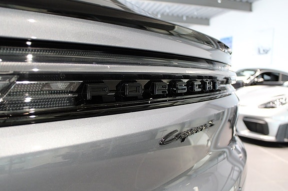 Porsche Cayenne 25 of 25