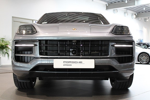 Porsche Cayenne 5 of 25