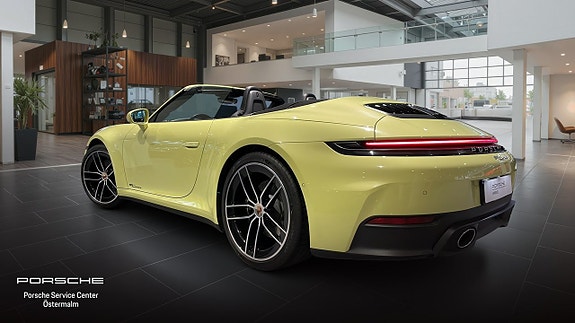 Porsche 911 Carrera 2 of 20
