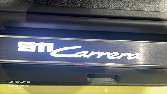 Porsche 911 Carrera 12 of 20