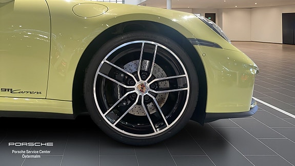 Porsche 911 Carrera 9 of 20