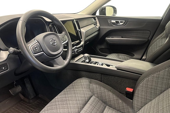 Volvo XC60 8 of 26