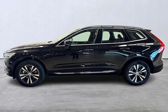 Volvo XC60 2 of 22