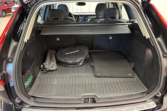 Volvo XC60 16 of 22