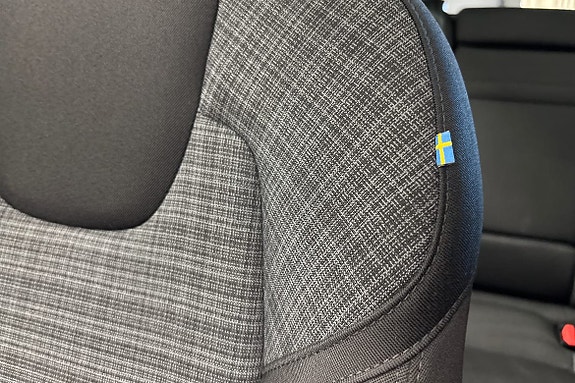 Volvo XC60 18 of 22