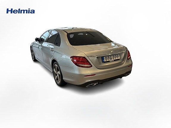 Mercedes-Benz E220 10 of 30