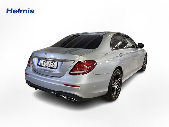 Mercedes-Benz E220 13 of 30