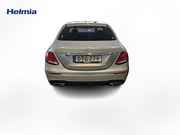 Mercedes-Benz E220 9 of 30