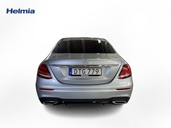 Mercedes-Benz E220 11 of 30