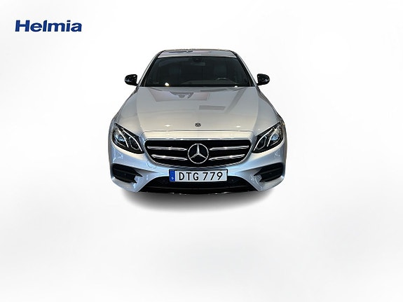 Mercedes-Benz E220 5 of 30