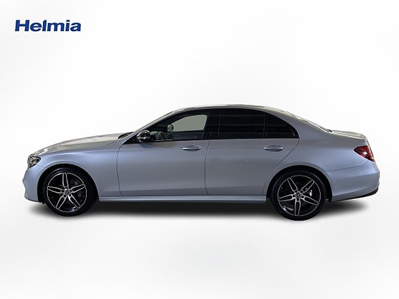 Mercedes-Benz E220 2 of 30