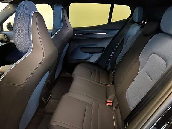 Volvo EX30 15 of 19