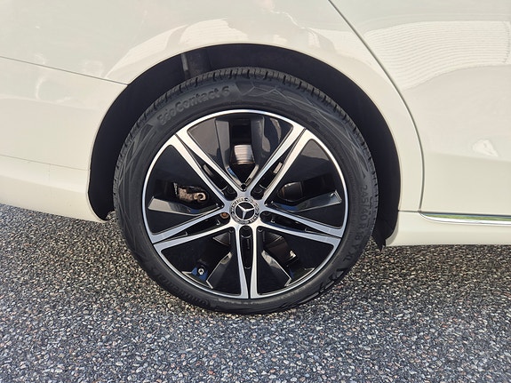 Mercedes-Benz C300 11 of 14