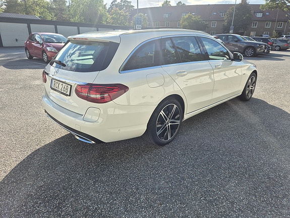 Mercedes-Benz C300 12 of 14