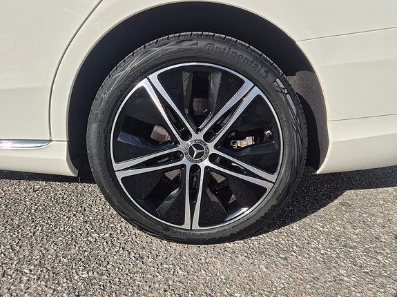 Mercedes-Benz C300 4 of 14