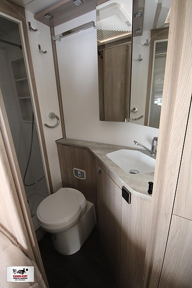 Kabe Travel Master Classic 740 LXL 14 of 15