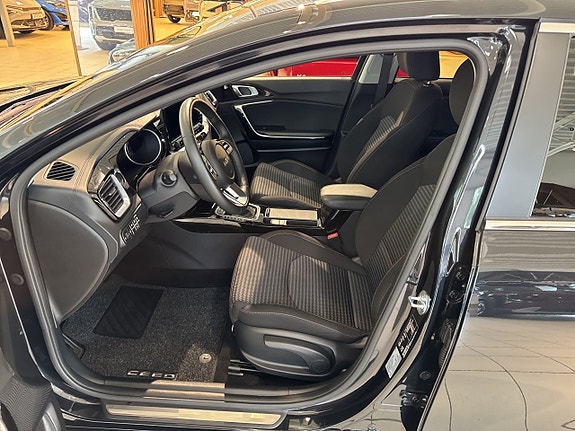 Kia Ceed 8 of 19