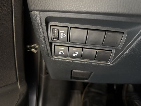 Toyota Yaris 11 of 12