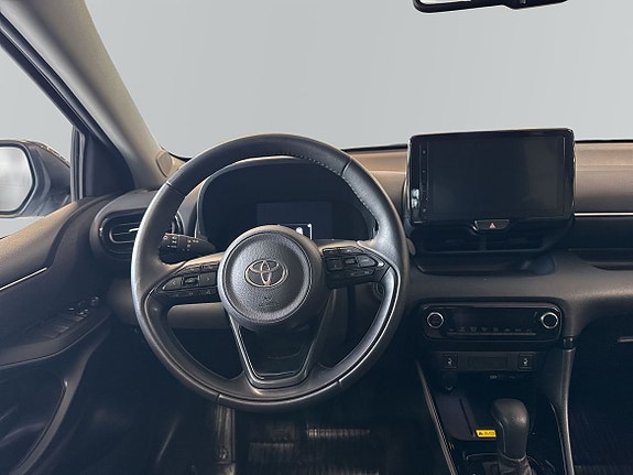 Toyota Yaris 9 of 12