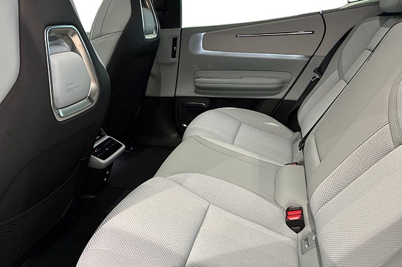 Polestar 4 27 of 30