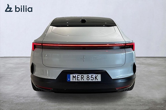 Polestar 4 8 of 30