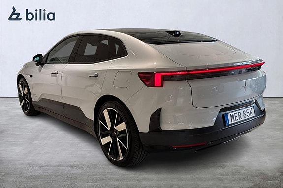 Polestar 4 7 of 30