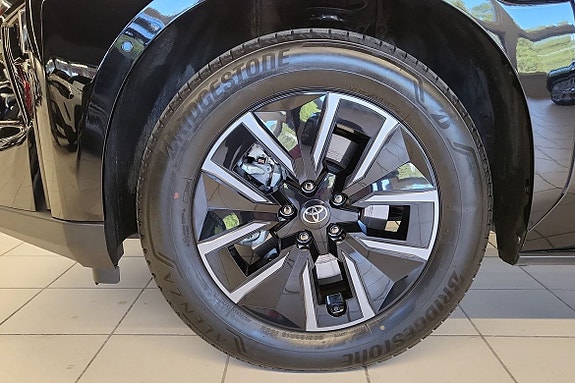Toyota bZ4X 16 of 21