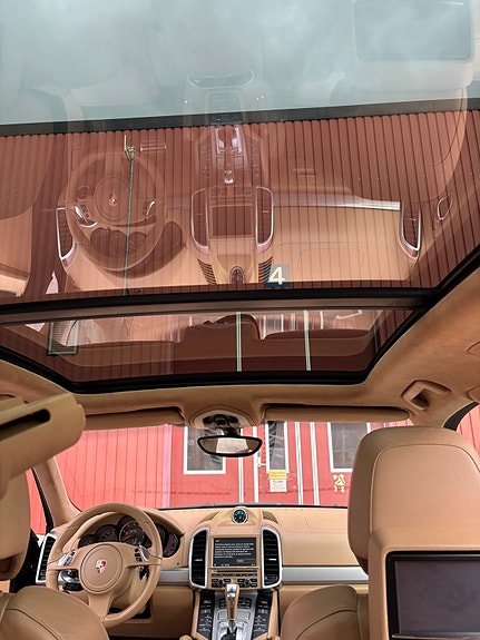 Porsche Cayenne Turbo 14 of 18